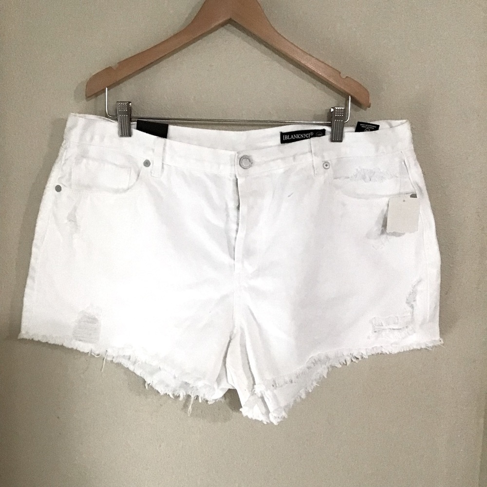 BLANKNYC white distressed shorts sz 18 W Denim